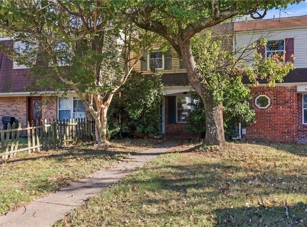 5661 Caxton Court, Virginia Beach, VA 23462
