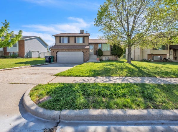 1052 N 1000 E, Layton, UT 84040