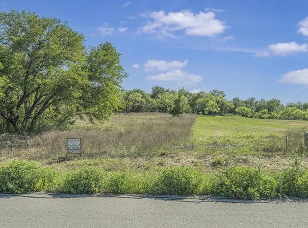 1053 Annabelles Avenue, Weatherford, TX 76087