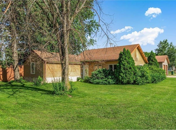 302 3rd Avenue N, Bowlus, MN 56314