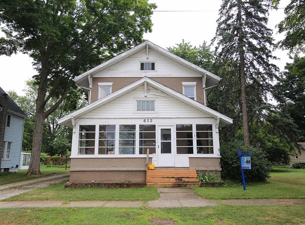 612 S Hooker Avenue, Three Rivers, MI 49093