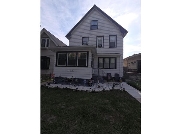 1509 S 33rd St, Milwaukee, WI 53215