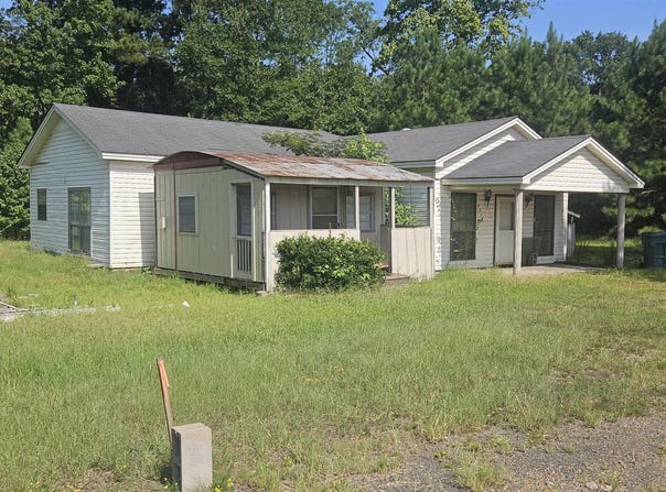 2219 S Washington Street, Magnolia, AR 71753