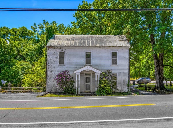 115 E Meeting Street, Dandridge, TN 37725