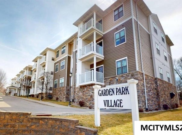 809 7th Ave N #301, CLEAR LAKE, IA 50428