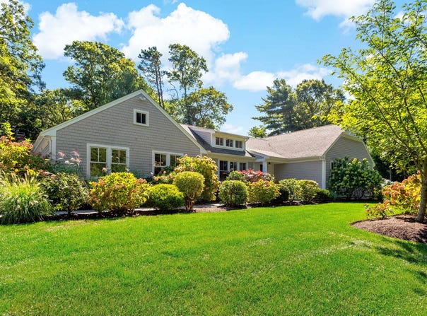 564 Cotuit Bay Drive, Cotuit, MA 02635