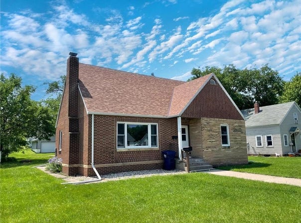 421 W Van Dusen Street, Springfield, MN 56087