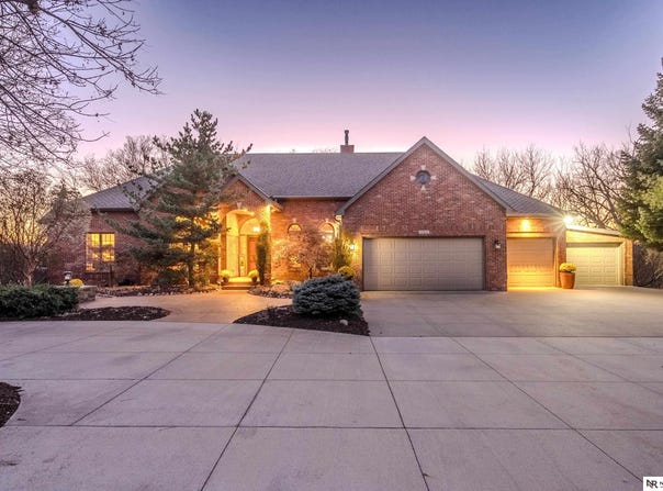 1227 Pinewood Drive, Blair, NE 68008
