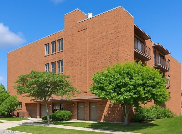 1302 E Washington Street, Des Plaines, IL 60016