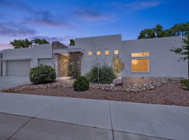 239 Vista Azul Lane NW, Albuquerque, NM 87114