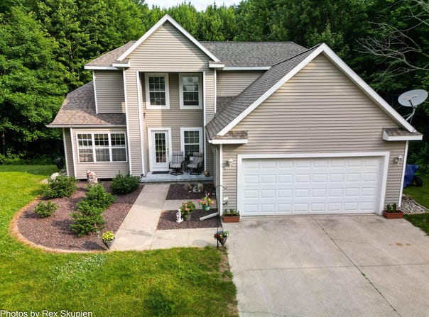17474 Connor Circle, Bailey, MI 49303