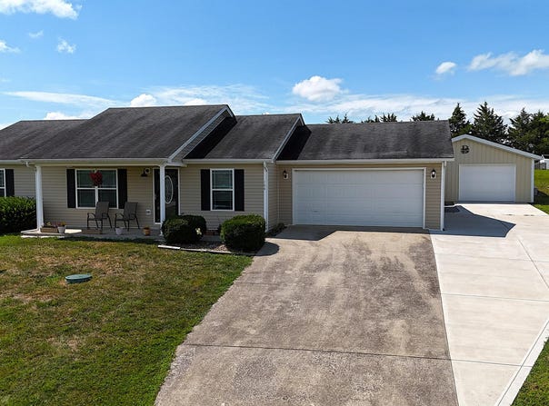 164 Crossing View Drive, Berea, KY 40403