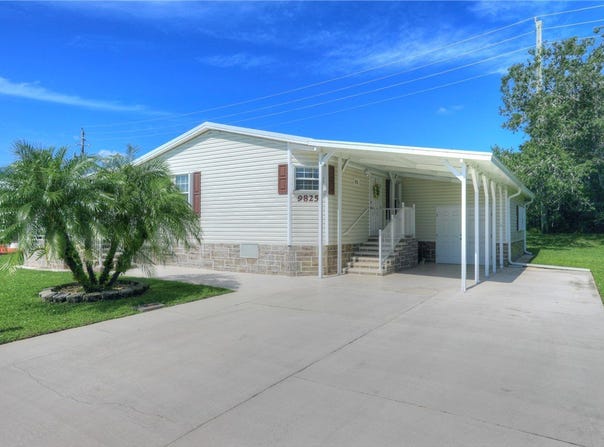 9825 61st Parkway, Sebastian, FL 32958