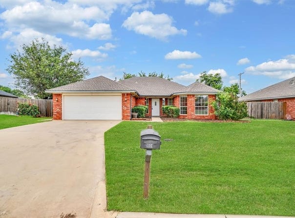 1101 Wendy Lane, Altus, OK 73521