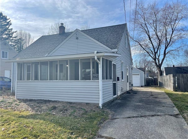 862 Chinook Avenue, Akron, OH 44305