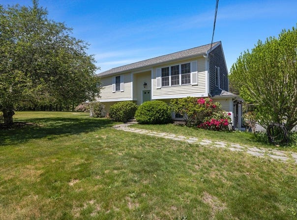 30 Minot Ave, Wareham, MA 02571