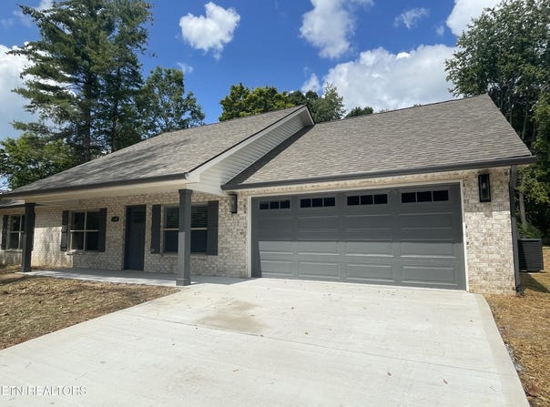 1309 Tuckaleechee Tr, Maryville, TN 37803