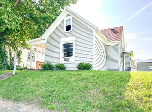 1207 Fayette Street, Connersville, IN 47331-2709