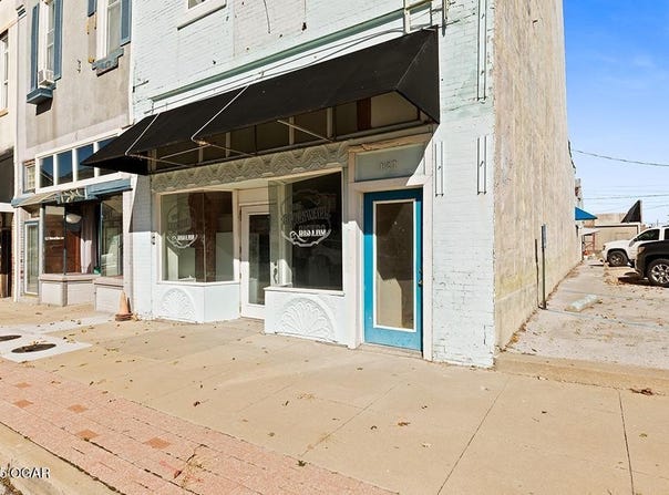 127 E Cherry Street, Nevada, MO 64772