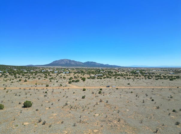 36 Indian Sky Lane, Edgewood, NM 87015