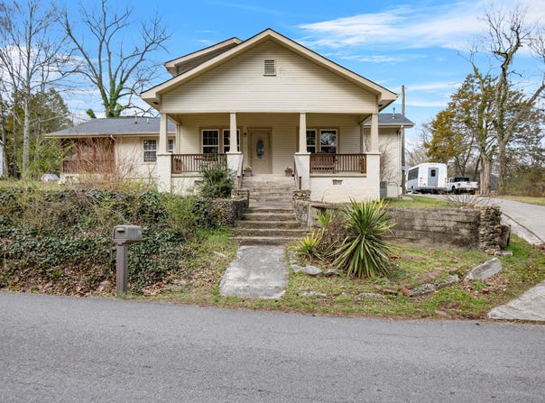 205 Wheeler Avenue, Chickamauga, GA 30707