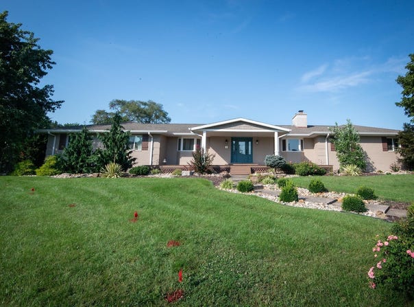 2792 E Spring Meadow Court, Vincennes, IN 47591