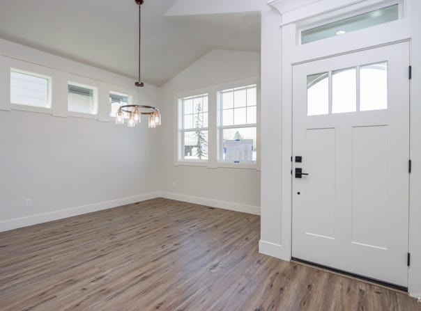 1196 N Meadowglen Ave, Meridian, ID 83642