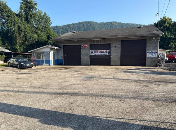 15095 MacCorkle Avenue, Chelyan, WV 25035