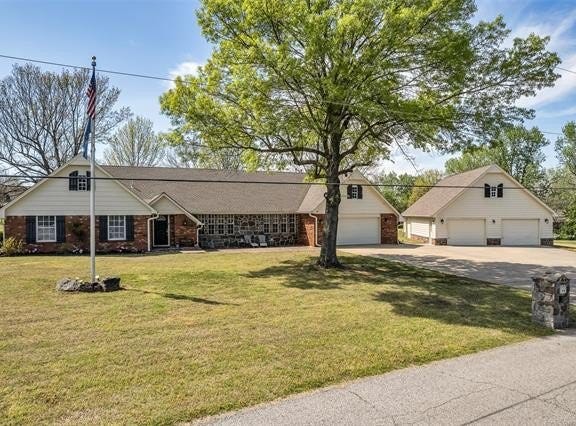 15642 N 104th East Avenue, Collinsville, OK 74021