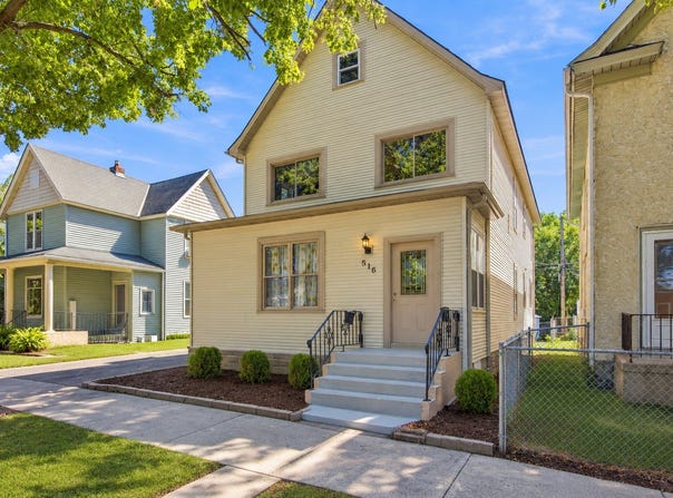 516 8th Avenue NE, Minneapolis, MN 55413