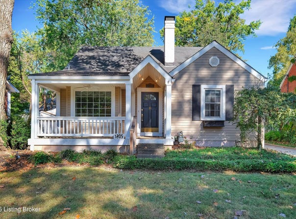 1205 Valley Dr, Audubon Park, KY 40213