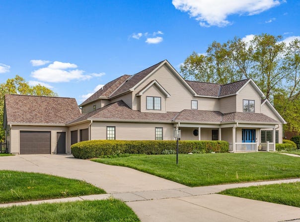 1404 Waterford Place, Champaign, IL 61821