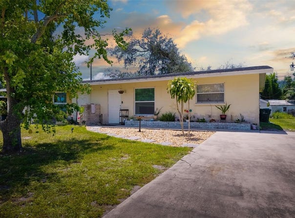 528 BRIARWOOD ROAD, VENICE, FL 34293