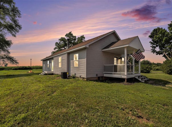 19494 Division Drive, Marshall, MI 49068