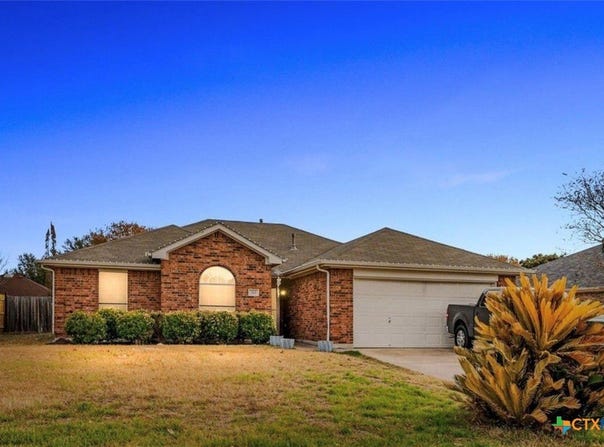 512 Mockingbird Lane, Lockhart, TX 78644
