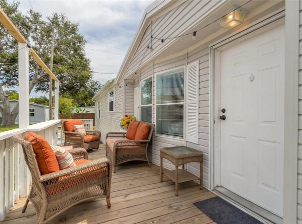 4389 MAPLE AVENUE, EDGEWATER, FL 32141