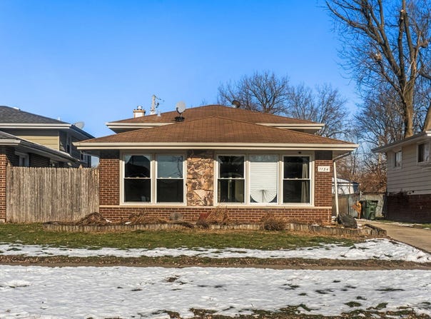 1134 E 152nd Street, Dolton, IL 60419