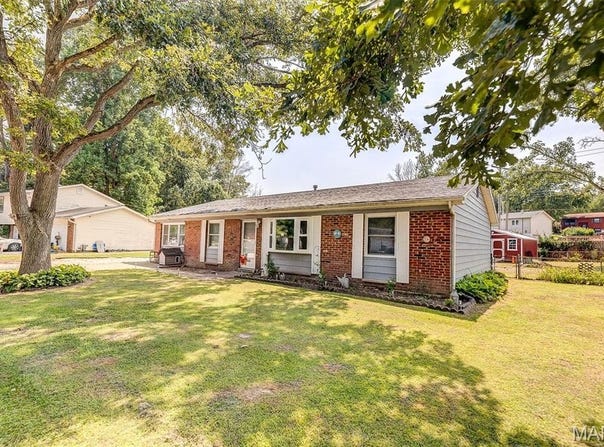5808 Piasa Trail, Godfrey, IL 62035