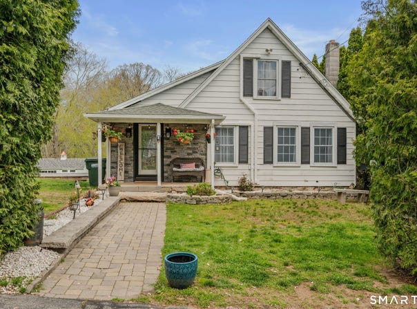 1352 North Road, Groton, CT 06340