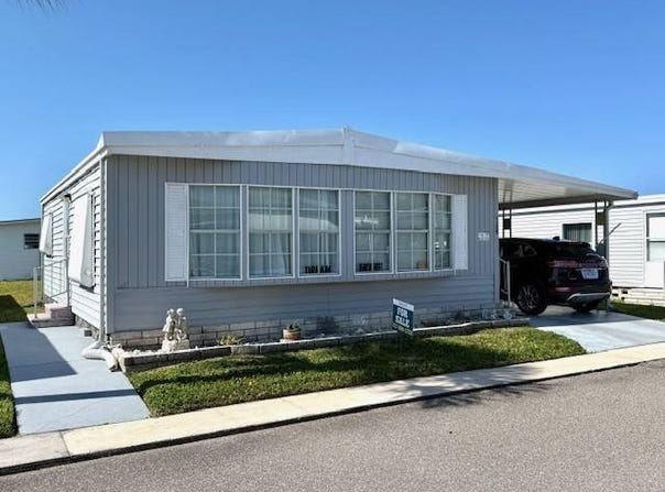 1071 Donegan Rd, Largo, FL 33771