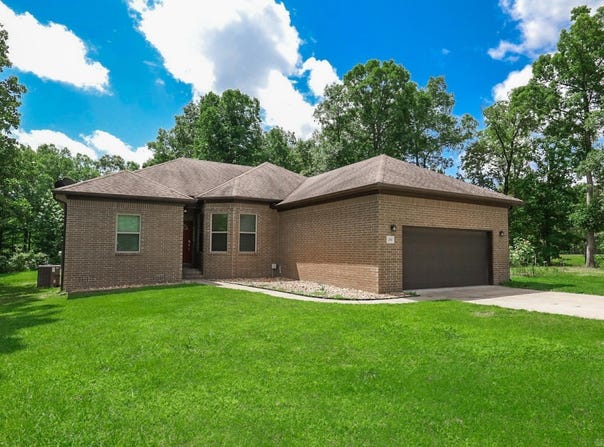 1090 Whispering Oak, Redfield, AR 72132