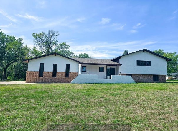 410 Pheasant Dr, Grand Island, NE 68801