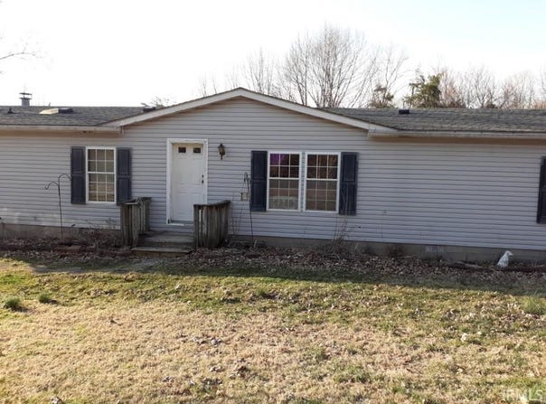 5526 E Borden Road, Pekin, IN 47165-7092