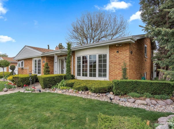 5548 Oak Center Drive, Oak Lawn, IL 60453