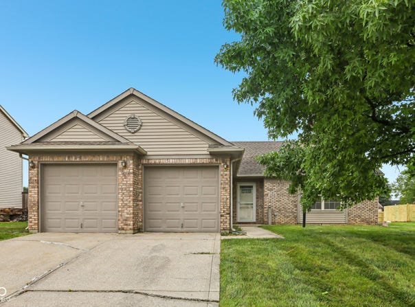 12216 Laurelwood Court, Indianapolis, IN 46236