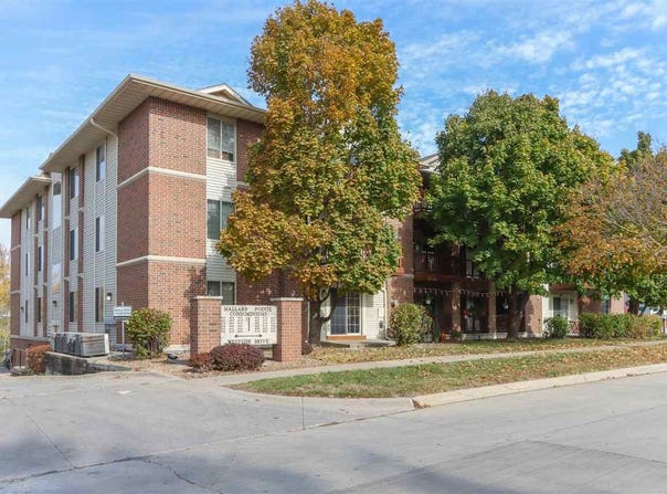 408 W Side Dr, IowaCity, IA 52246