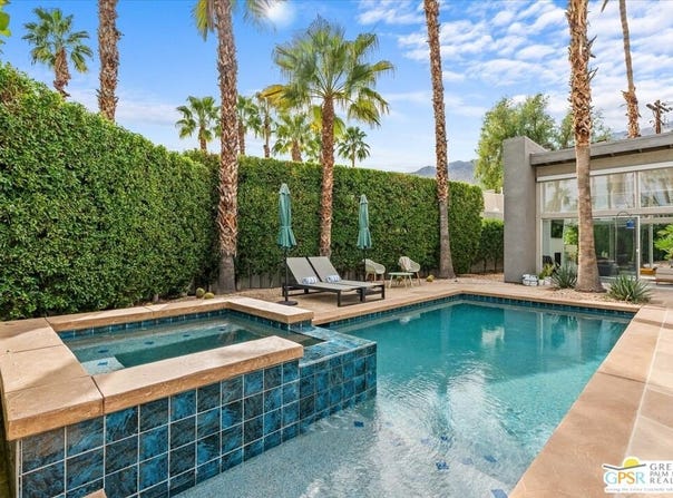 641 Dunes Ct, Palm Springs, CA 92264