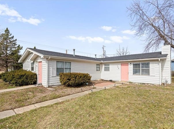 104 E SUNRISE Drive, Belton, MO 64012