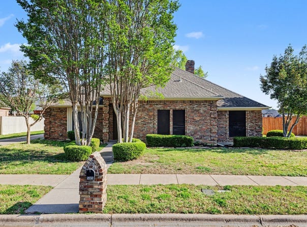 505 Springhill Drive, Hurst, TX 76054