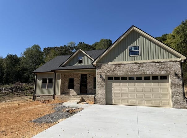 1739 NW Thomas Road, DALTON, GA 30721